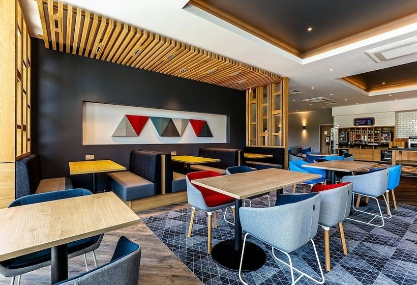 בית מלון כפרי Holiday Inn Express   Bicester, An Ihg