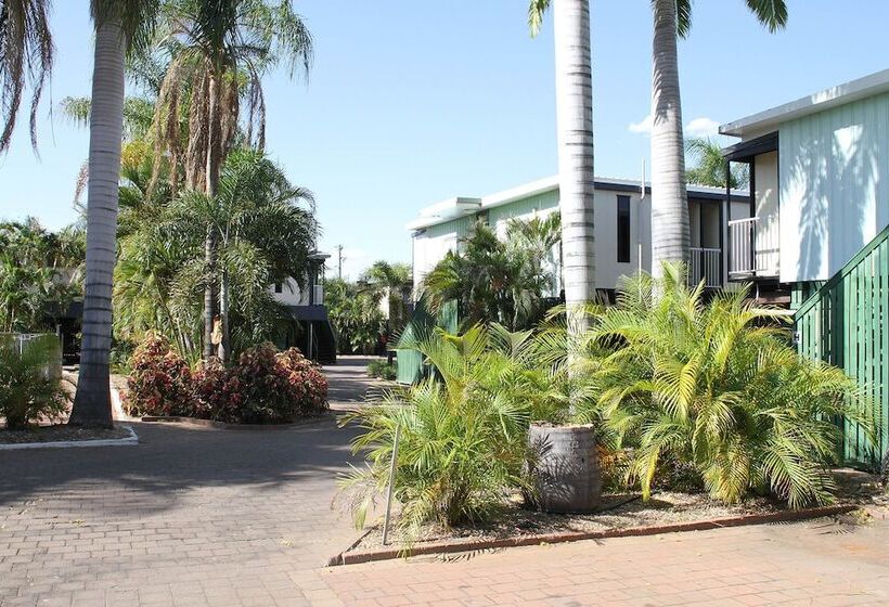 هتل Irish Club Accommodation