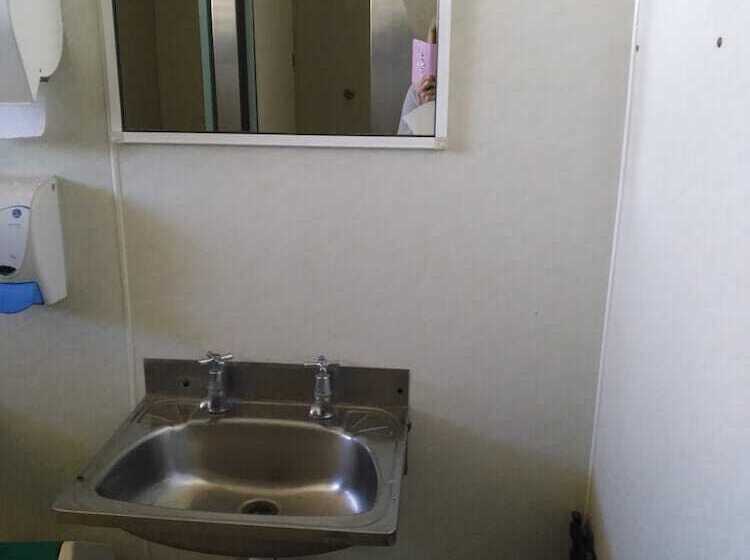 هتل Irish Club Accommodation