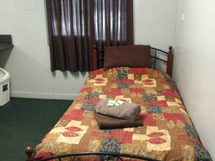 هتل Irish Club Accommodation