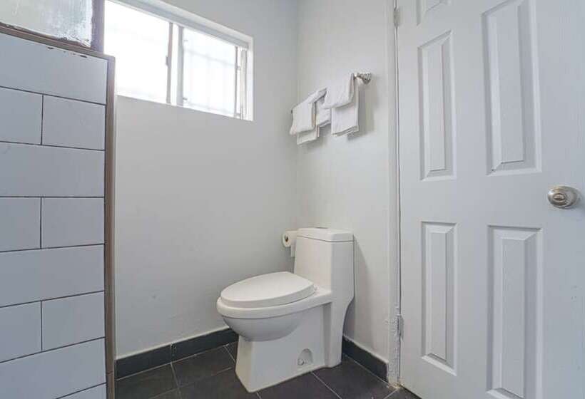 호텔 Rodeway Inn & Suites North Hollywood Burbank Airport   Universal Area