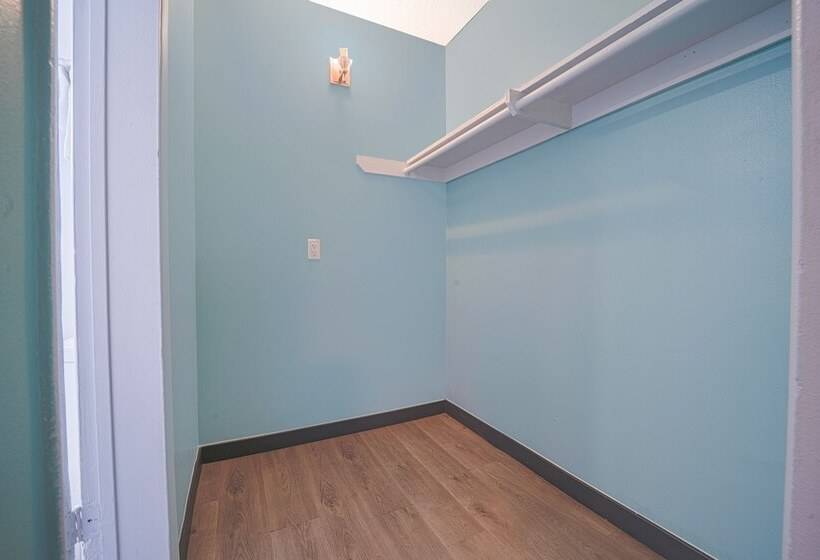 هتل Rodeway Inn & Suites North Hollywood Burbank Airport   Universal Area