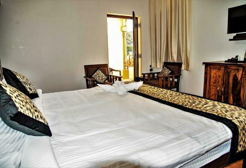 Отель Omak Tiger Seven