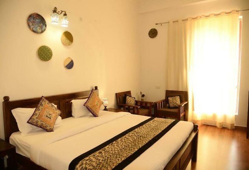 Отель Omak Tiger Seven