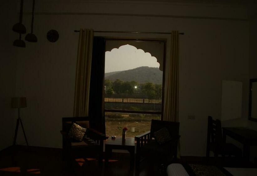 Отель Omak Tiger Seven