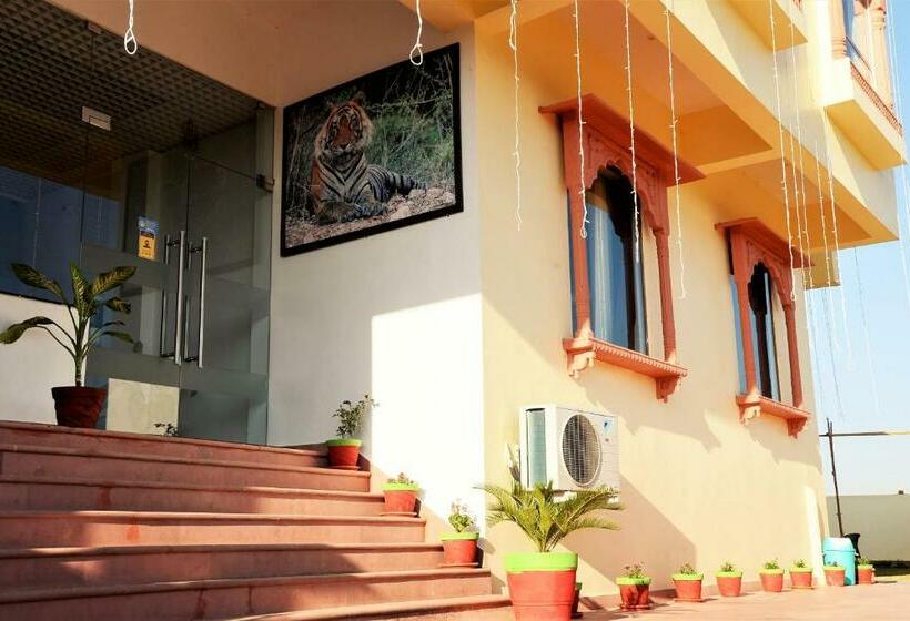 Отель Omak Tiger Seven