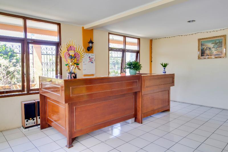 호텔 Oyo 3899 Penginapan Christina