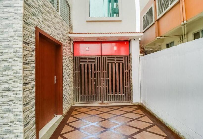 Hotel Oyo 70617 R.c. Inn