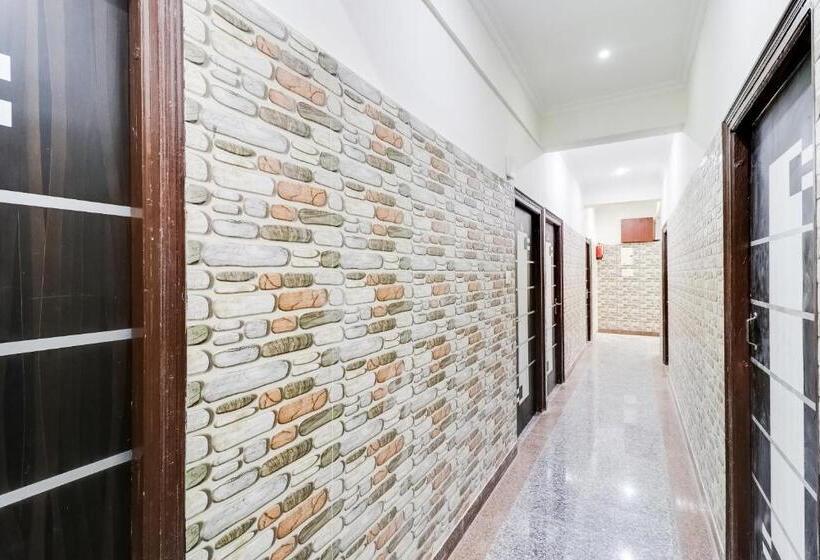 Hotel Oyo 70617 R.c. Inn