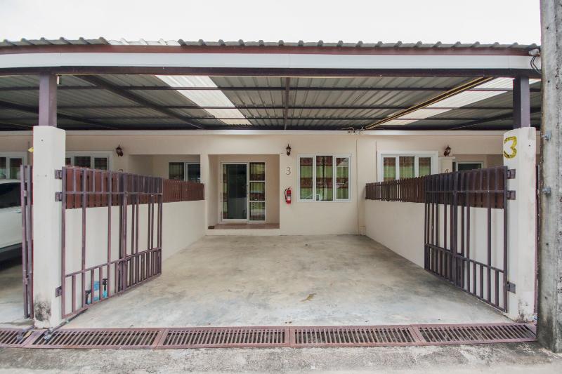 호텔 Oyo 75331 Hareeya