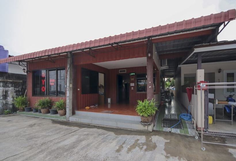 호텔 Oyo 75331 Hareeya