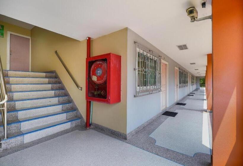 호텔 Oyo 762 Chompoo