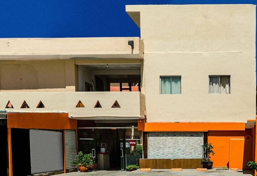 בית מלון כפרי Oyo  Cabo Del Sur