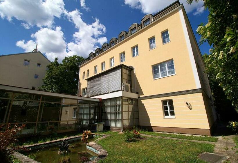 فندق Garni Das Pallottihaus Wien