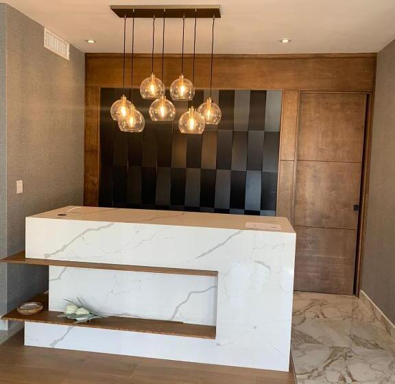 فندق Plaza Riviera