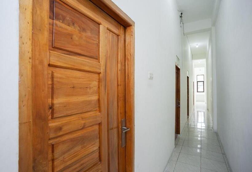 فندق Reddoorz At Jalan Bangau Palembang