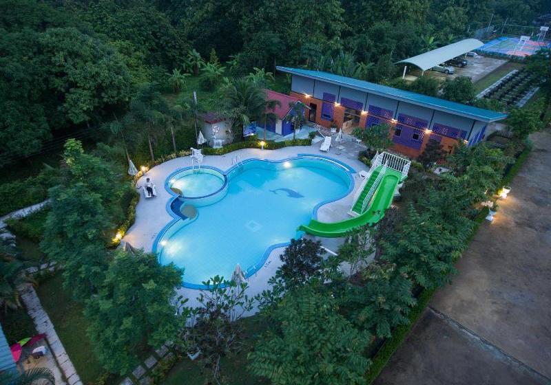 Отель Reindeer Park Resort