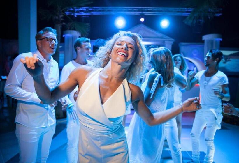 فندق Robinson Ierapetra