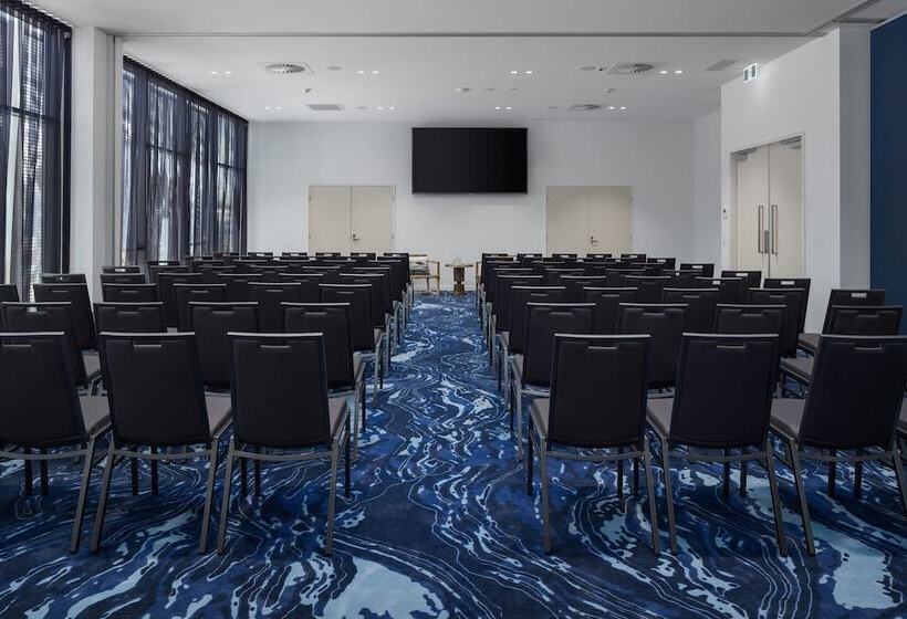 Отель Rydges Gold Coast Airport