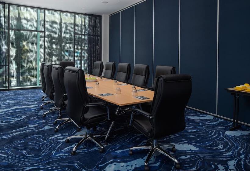 Отель Rydges Gold Coast Airport