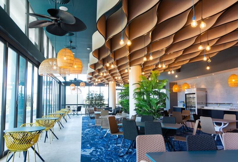 Отель Rydges Gold Coast Airport