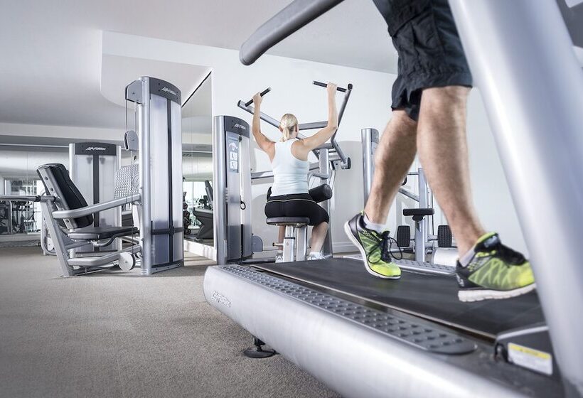 Отель Rydges Gold Coast Airport