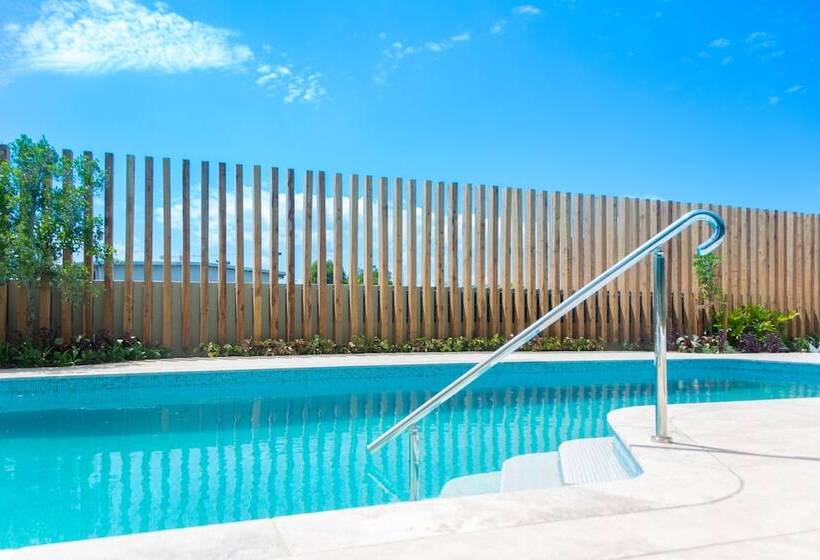 Отель Rydges Gold Coast Airport