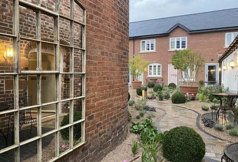 酒店 The Lion At Malpas