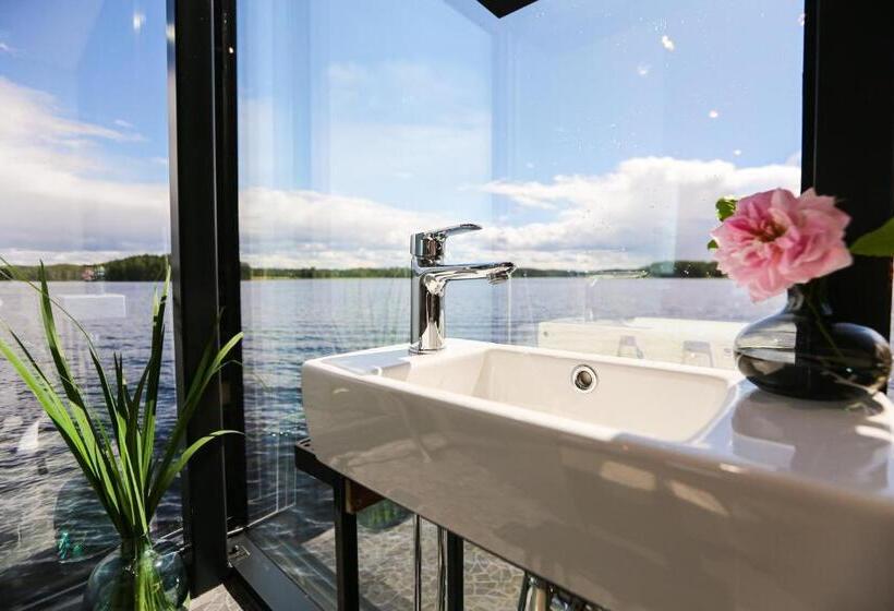 Lake Hotel Lehmonkärki   Haasi Mirror Houses