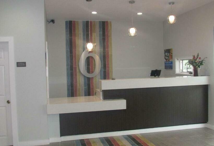 Motel 6 Brookhaven, Ms