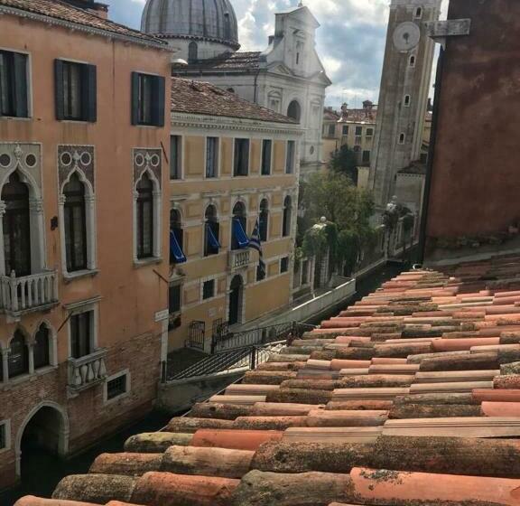 پانسیون Blu Suite