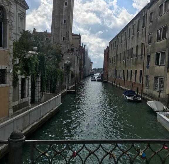 پانسیون Blu Suite