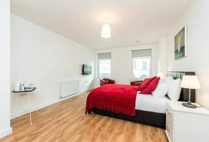 پانسیون Greens End House