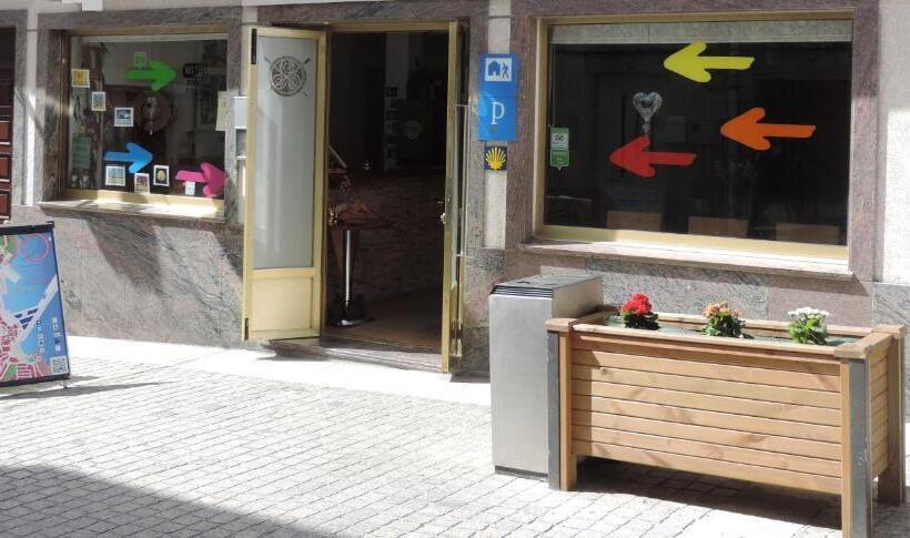 Albergue Pensión Cabo Da Vila