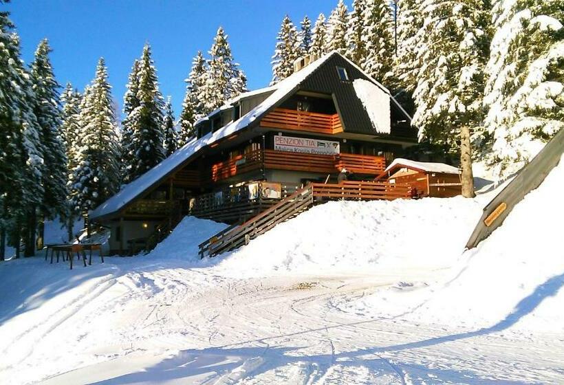 تختخواب و صبحانه Accommodation And Restaurant Tia