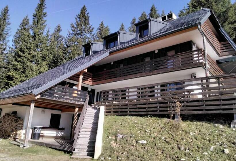 تختخواب و صبحانه Accommodation And Restaurant Tia