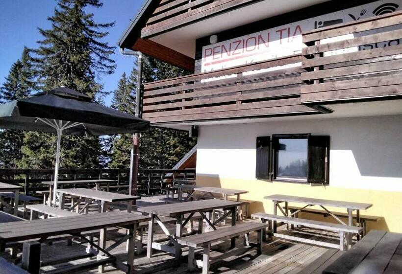 تختخواب و صبحانه Accommodation And Restaurant Tia