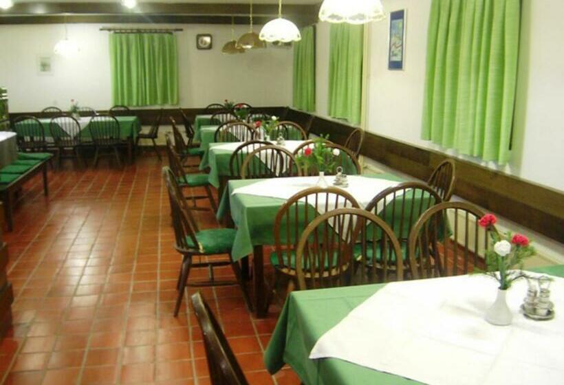 تختخواب و صبحانه Accommodation And Restaurant Tia