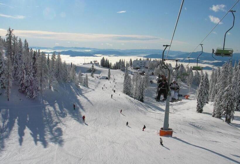 تختخواب و صبحانه Accommodation And Restaurant Tia