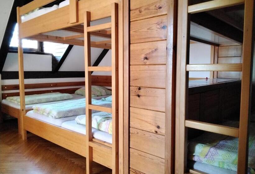 تختخواب و صبحانه Accommodation And Restaurant Tia