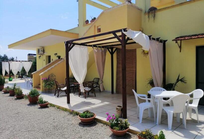 Bed and Breakfast Li Frasulli Mei