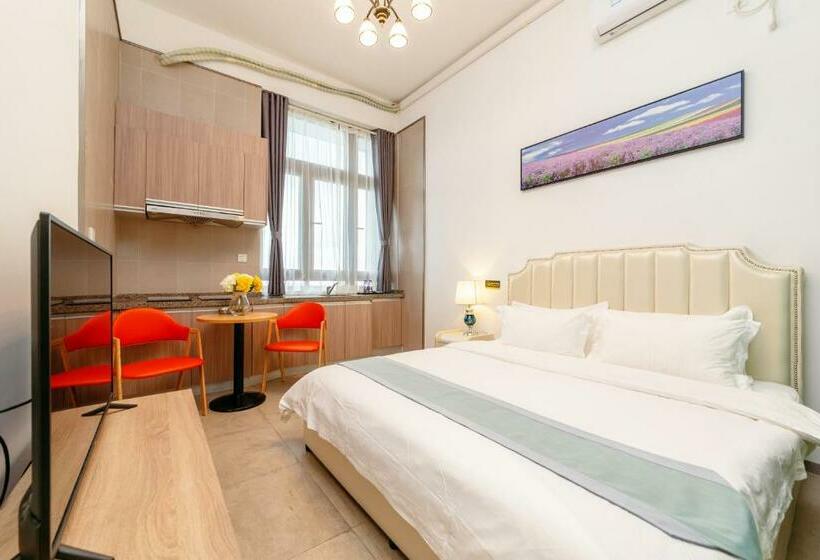 Chang Chun Teng Apart