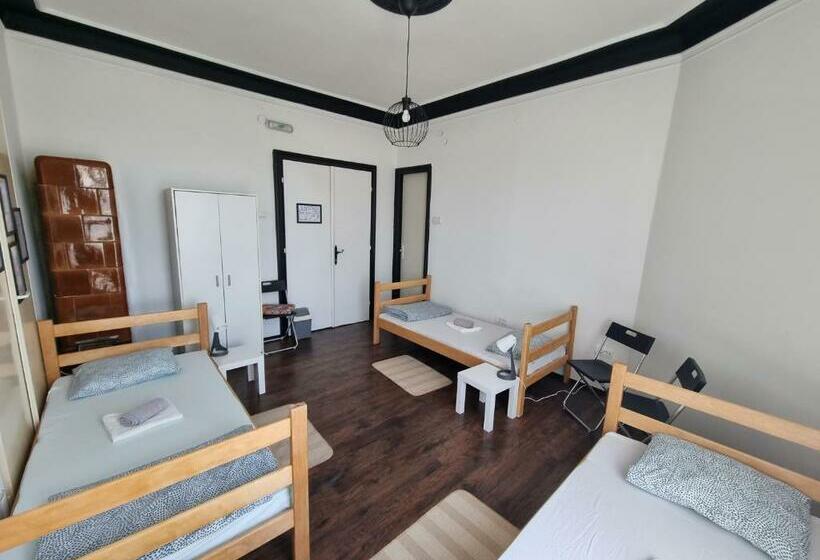 Downtown Belgrade Hostel And Apartments