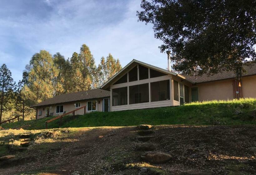 Foxtail Farm Bed & Breakfast