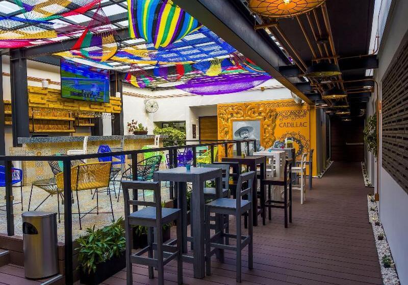 Cadillac Hotel Boutique