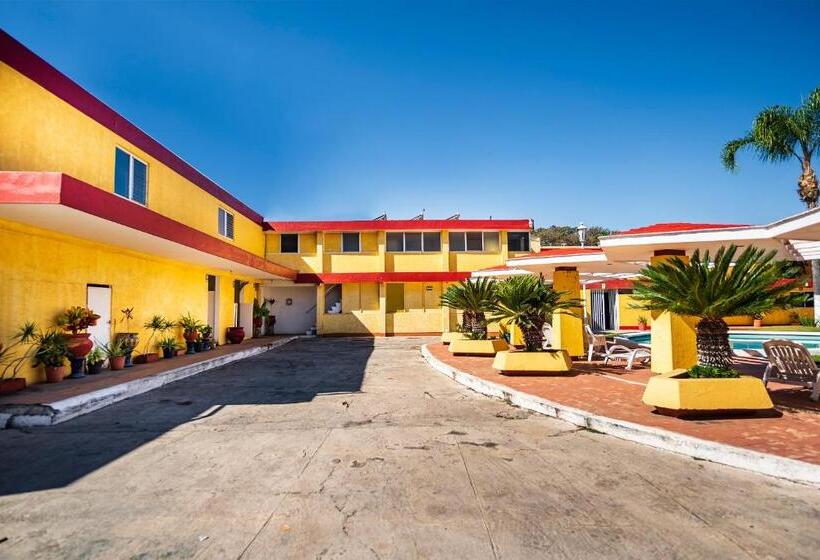 فندق Capital O Colón, Ciudad Guzmán Jalisco