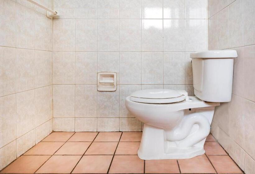 酒店 Capital O Colón, Ciudad Guzmán Jalisco