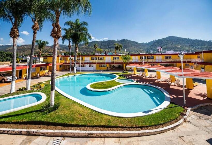 فندق Capital O Colón, Ciudad Guzmán Jalisco