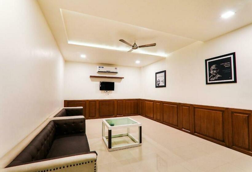 ホテル Super Collection O Civil Lines Near Old Bus Stand