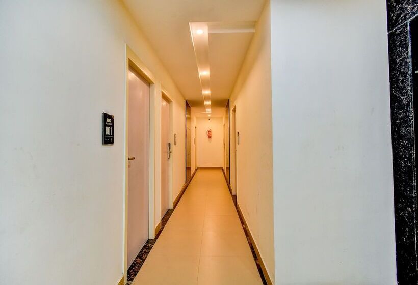 Отель Fabexpress Pas Residency   Nr Marina Beach & Mahatma Gandhi Monument